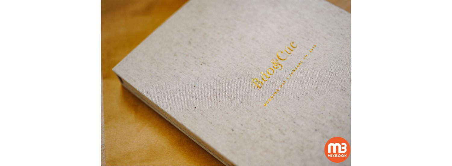 Photobook khâu chỉ bìa linen ép kim